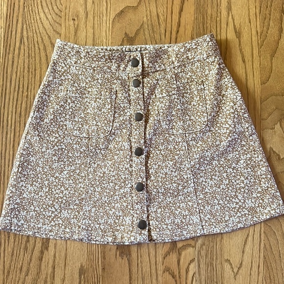 Kendall & Kylie Skirt Womens 25 Front Button Up Pocket Denim Mini Carmel - Picture 2 of 7